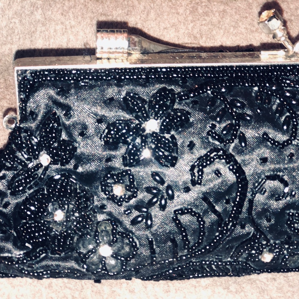 Purse - Picture 2 of 5